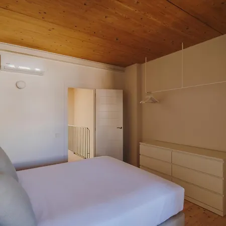 Casa Flor Boutique Mid-term Monthly * Barcelona